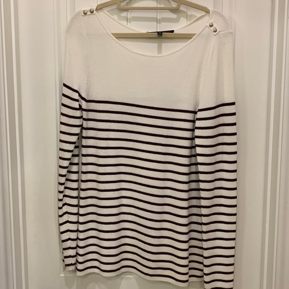 White House Black Market Sweaters - WHBM Sweater❤️